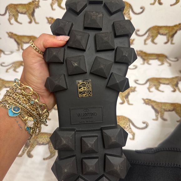 Valentino stud leather boots - size 38 1/2 - Picture 4 of 8